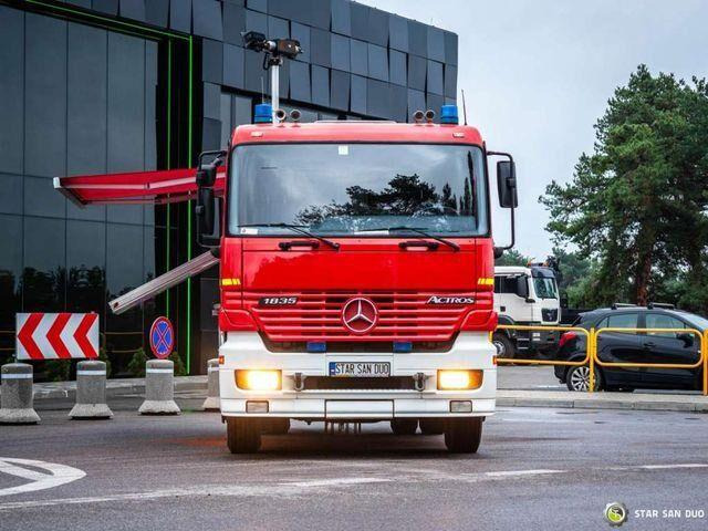 Mercedes-Benz ACTROS 1835 4x2 ZIEGLER FIRE BRIGADE - Πυροσβεστικό όχημα: φωτογραφία 3 Mercedes-Benz ACTROS 1835 4x2 ZIEGLER FIRE BRIGADE - Πυροσβεστικό όχημα: φωτογραφία 3