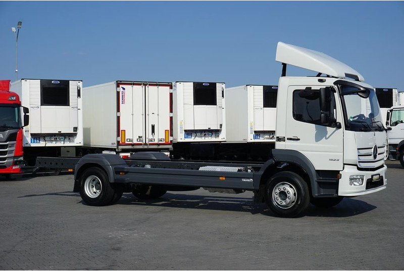 Mercedes-Benz ATEGO / 1523 / ACC / EURO 6 / PODWOZIE DO ZABUDOWY / DŁ. 6,75 M - Φορτηγό σασί: φωτογραφία 4 Mercedes-Benz ATEGO / 1523 / ACC / EURO 6 / PODWOZIE DO ZABUDOWY / DŁ. 6,75 M - Φορτηγό σασί: φωτογραφία 4