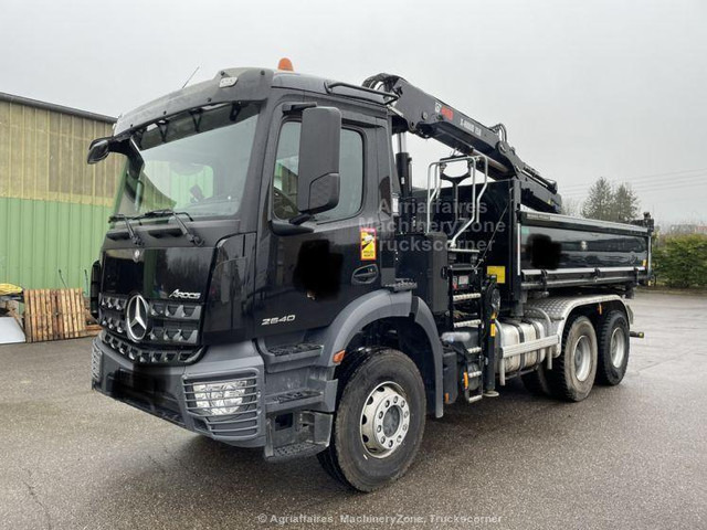 Mercedes-Benz Arocs 2640 - Φορτηγό ανατρεπόμενο, Φορτηγό με γερανό: φωτογραφία 1 Mercedes-Benz Arocs 2640 - Φορτηγό ανατρεπόμενο, Φορτηγό με γερανό: φωτογραφία 1