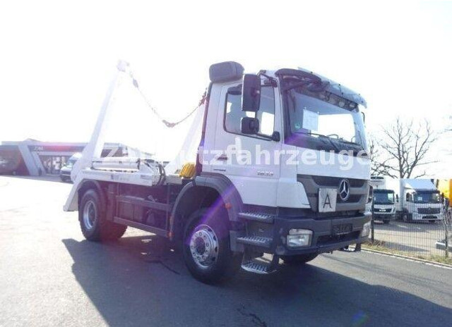 Mercedes-Benz Axor 1833 - Φορτηγό καδοφόρος φορτωτής: φωτογραφία 4 Mercedes-Benz Axor 1833 - Φορτηγό καδοφόρος φορτωτής: φωτογραφία 4