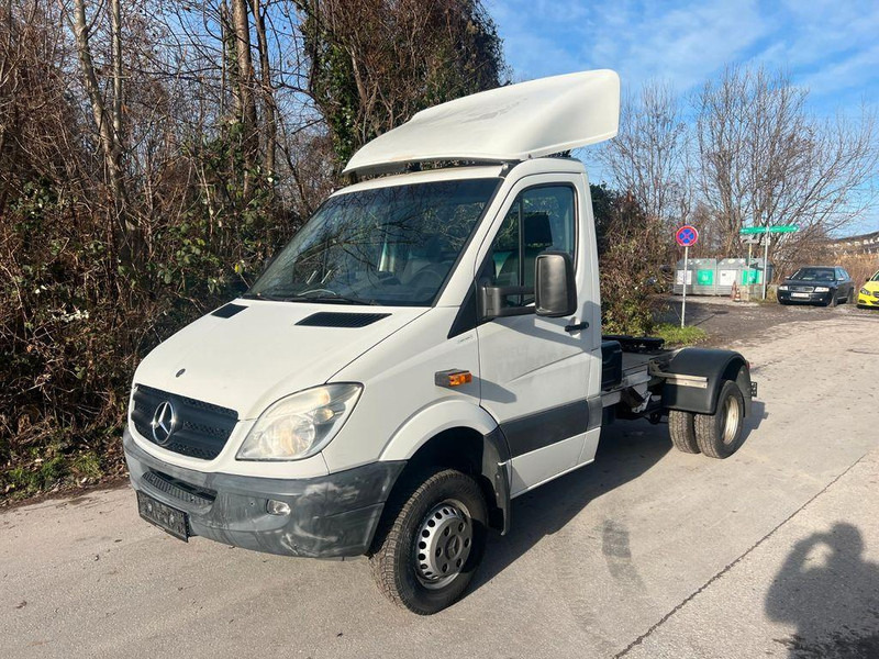 Mercedes-Benz SPRINTER 519 - Τράκτορας: φωτογραφία 1 Mercedes-Benz SPRINTER 519 - Τράκτορας: φωτογραφία 1