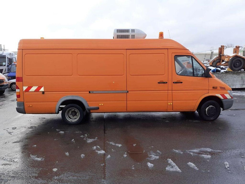 Mercedes-Benz Sprinter 413 - Όχημα εκκένωσης βόθρων: φωτογραφία 4 Mercedes-Benz Sprinter 413 - Όχημα εκκένωσης βόθρων: φωτογραφία 4