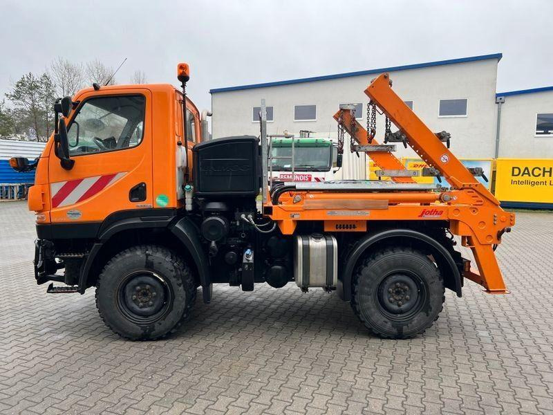 Mercedes-Benz Unimog U 20 4x4 Skip loader - Φορτηγό καδοφόρος φορτωτής: φωτογραφία 4 Mercedes-Benz Unimog U 20 4x4 Skip loader - Φορτηγό καδοφόρος φορτωτής: φωτογραφία 4