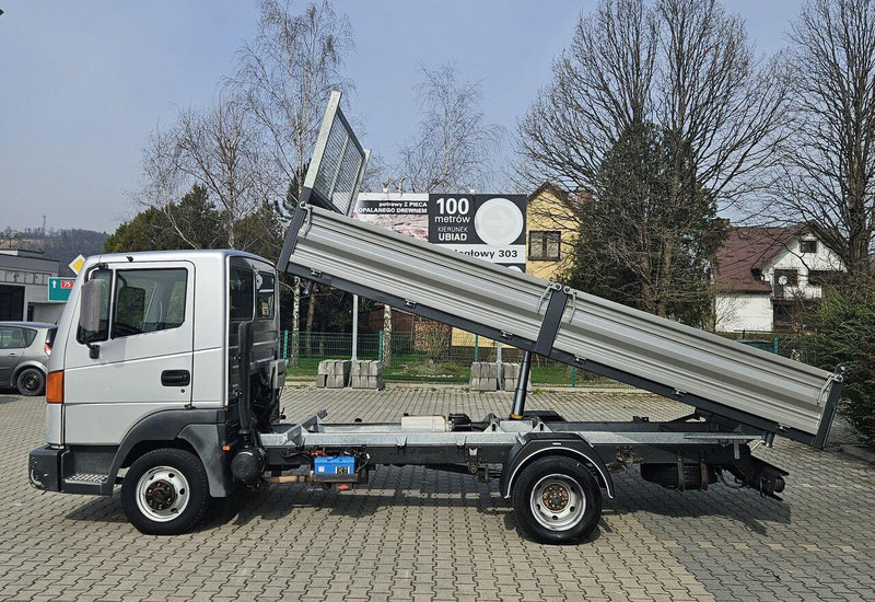 Nissan Atleon 35.110 3 way tipper - Όχημα με ανατρεπομενη καροτσα: φωτογραφία 3 Nissan Atleon 35.110 3 way tipper - Όχημα με ανατρεπομενη καροτσα: φωτογραφία 3