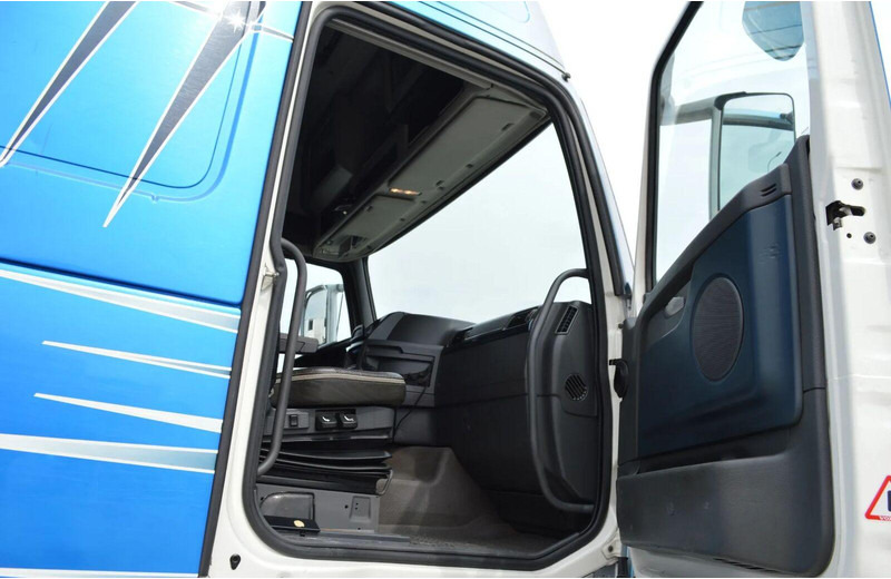 Φορτηγό ξυλείας, Φορτηγό με γερανό για τη μεταφορά ξυλείας Volvo FH 13 520 FOR TRANSPORTING WOOD: φωτογραφία 15