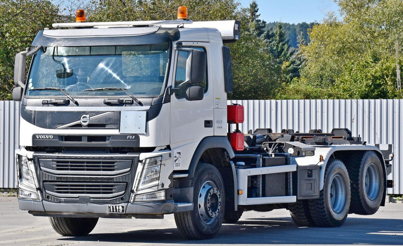 Volvo FM 410 * Abrollkipper * TOPZUSTAND / 6x4 - Φορτηγό φόρτωσης γάντζου: φωτογραφία 4 Volvo FM 410 * Abrollkipper * TOPZUSTAND / 6x4 - Φορτηγό φόρτωσης γάντζου: φωτογραφία 4