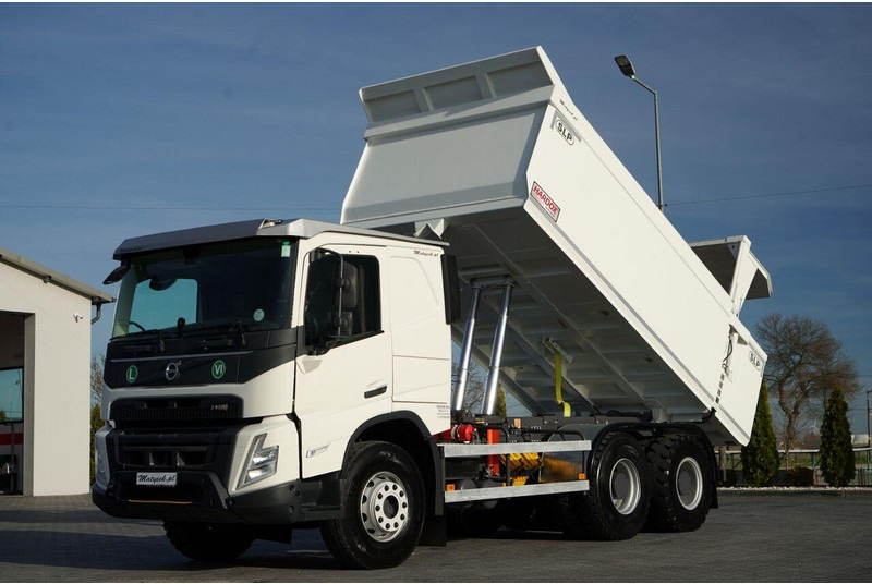 Volvo FMX 550 / 6x4 / WYWROTKA / WOZIDŁO / HARDOX / HYDRAULICZNA KLAPA - Φορτηγό ανατρεπόμενο: φωτογραφία 1 Volvo FMX 550 / 6x4 / WYWROTKA / WOZIDŁO / HARDOX / HYDRAULICZNA KLAPA - Φορτηγό ανατρεπόμενο: φωτογραφία 1