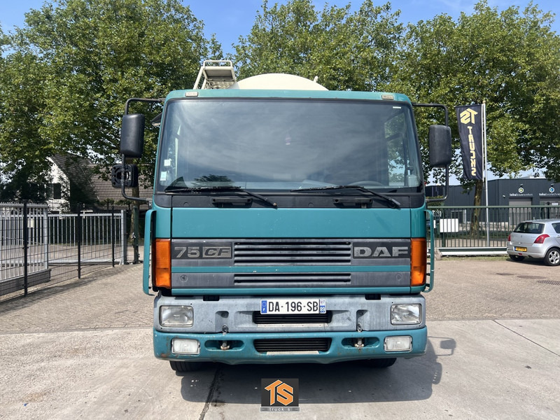 DAF CF75.250 EURO 2 - MANUAL - ZAUG und DRUCK - TOP TRUCK - Φορτηγό βυτιοφόρο: φωτογραφία 2 DAF CF75.250 EURO 2 - MANUAL - ZAUG und DRUCK - TOP TRUCK - Φορτηγό βυτιοφόρο: φωτογραφία 2