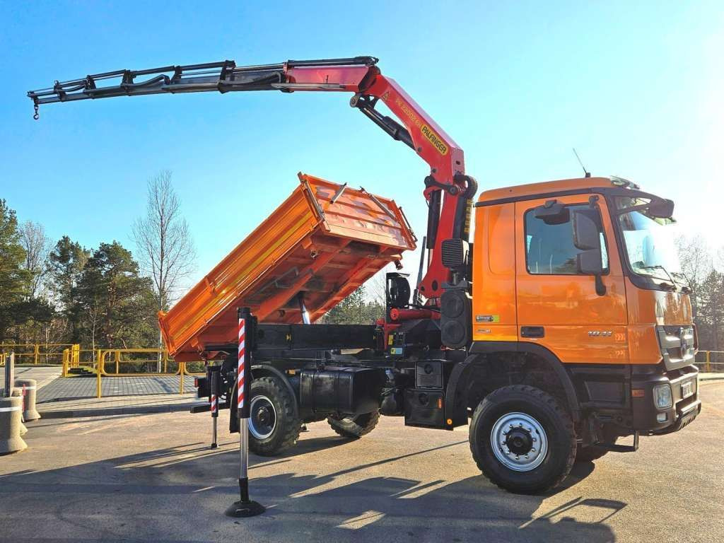 Mercedes-Benz ACTROS 1841 4x4 PALFINGER PK 22002 CRANE KIPER - Φορτηγό ανατρεπόμενο, Φορτηγό με γερανό: φωτογραφία 2 Mercedes-Benz ACTROS 1841 4x4 PALFINGER PK 22002 CRANE KIPER - Φορτηγό ανατρεπόμενο, Φορτηγό με γερανό: φωτογραφία 2