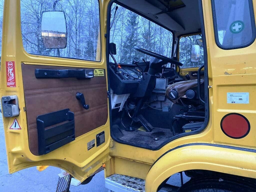 Volvo F 6 RAIL ROAD Platform Schienen TWO WAY - Φορτηγό με εναέρια πλατφόρμα: φωτογραφία 4 Volvo F 6 RAIL ROAD Platform Schienen TWO WAY - Φορτηγό με εναέρια πλατφόρμα: φωτογραφία 4