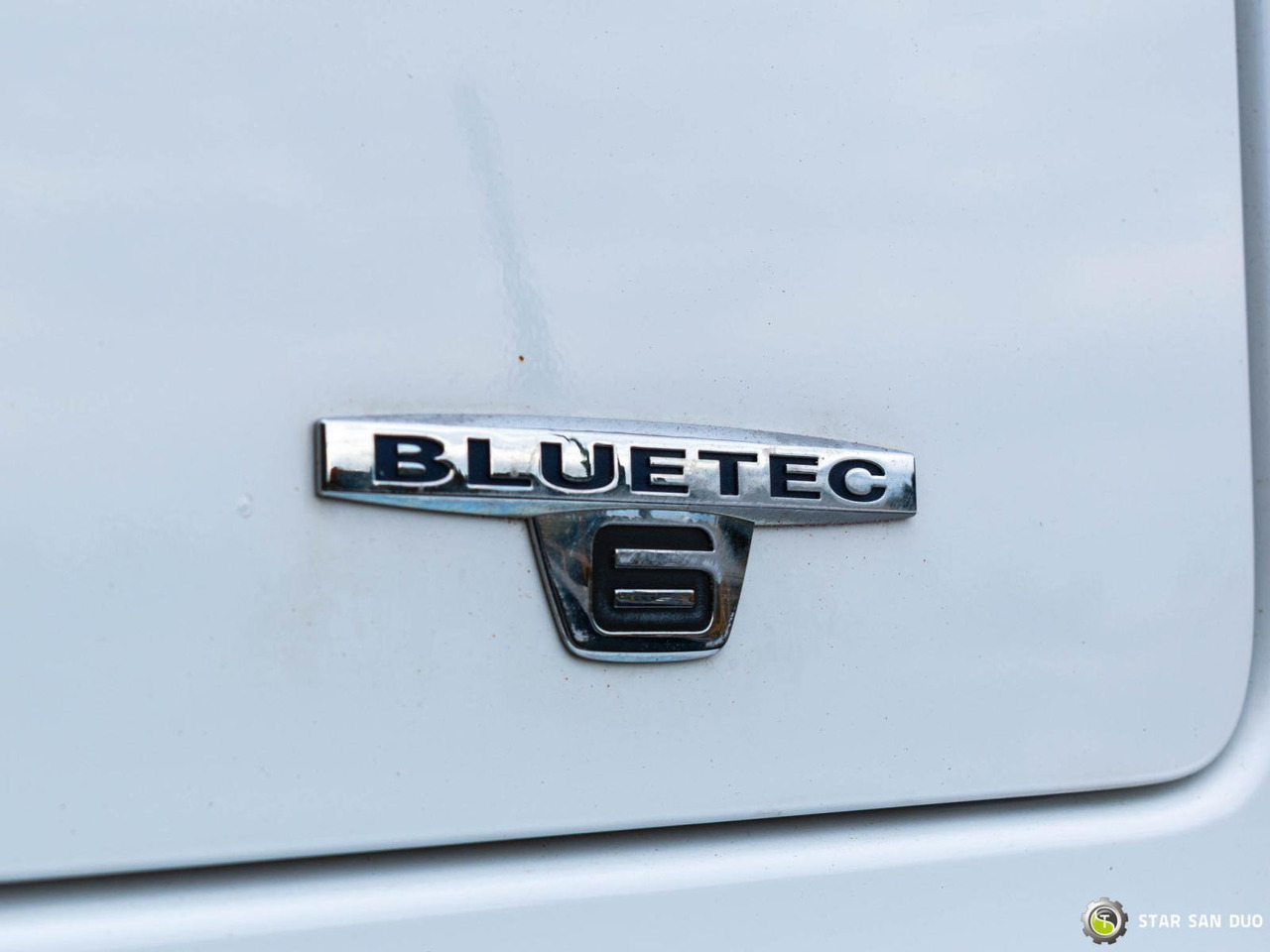 - Φορτηγό με γερανό: φωτογραφία 2 - Φορτηγό με γερανό: φωτογραφία 2