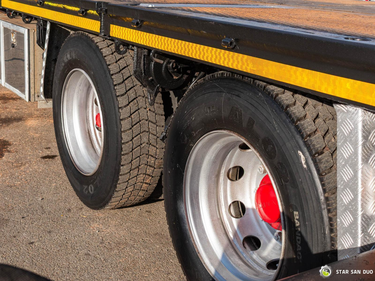 Φορτηγό με γερανό : φωτογραφία 21