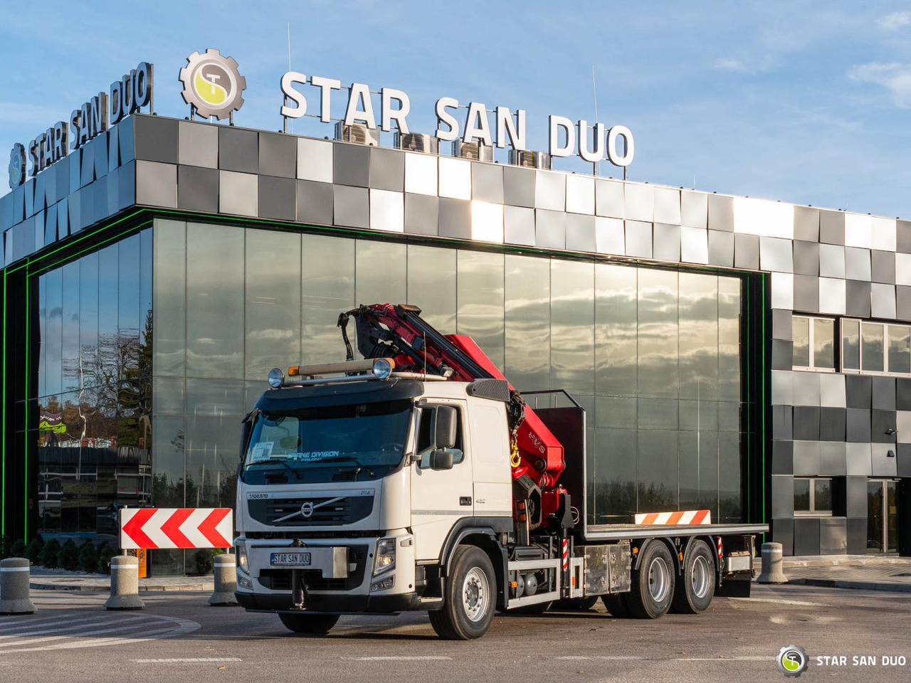Φορτηγό με γερανό : φωτογραφία 16