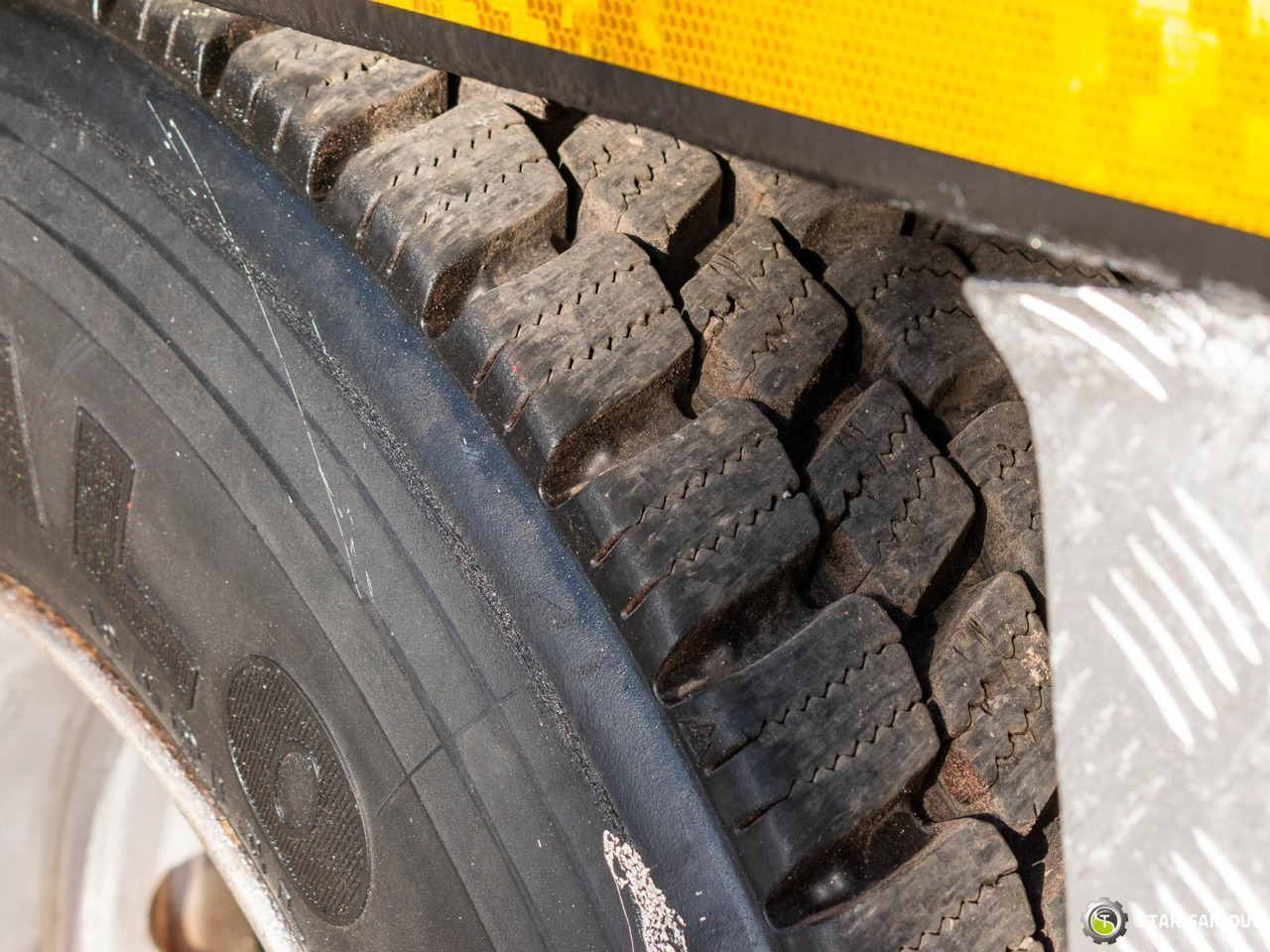 Φορτηγό με γερανό : φωτογραφία 25