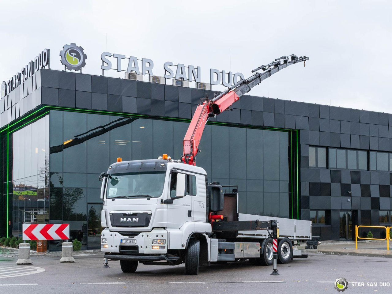 - Φορτηγό με γερανό: φωτογραφία 5 - Φορτηγό με γερανό: φωτογραφία 5