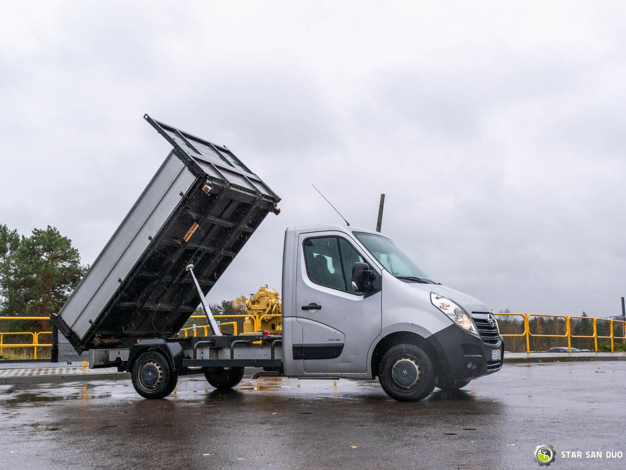 - Φορτηγό ανατρεπόμενο: φωτογραφία 4 - Φορτηγό ανατρεπόμενο: φωτογραφία 4