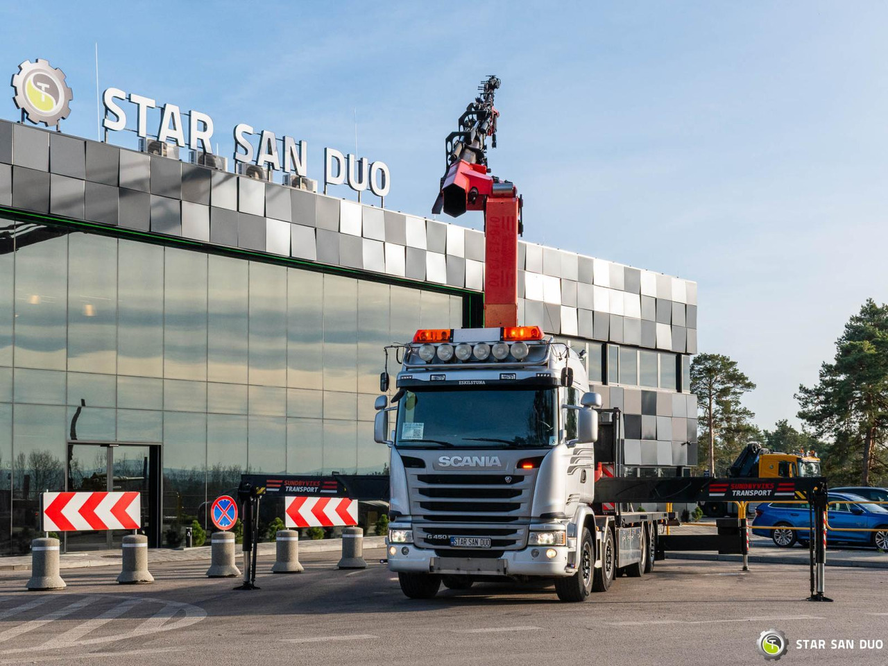 - Φορτηγό με γερανό: φωτογραφία 3 - Φορτηγό με γερανό: φωτογραφία 3