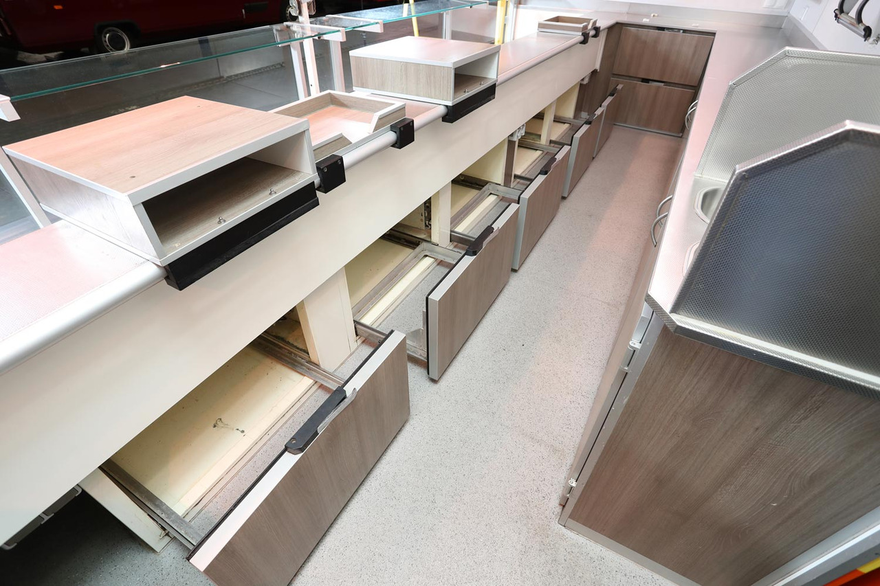 Wochenmarktmobil Esselmann - Αυτοκινούμενη καντίνα: φωτογραφία 5 Wochenmarktmobil Esselmann - Αυτοκινούμενη καντίνα: φωτογραφία 5