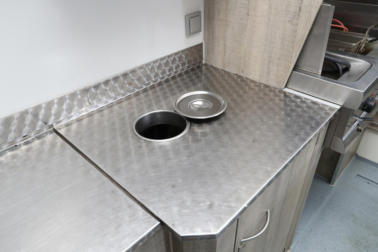 Wochenmarktmobil Seico - Αυτοκινούμενη καντίνα: φωτογραφία 2 Wochenmarktmobil Seico - Αυτοκινούμενη καντίνα: φωτογραφία 2