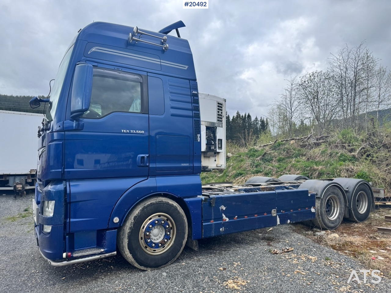 MAN TGX 33.560 - Φορτηγό σασί: φωτογραφία 2 MAN TGX 33.560 - Φορτηγό σασί: φωτογραφία 2