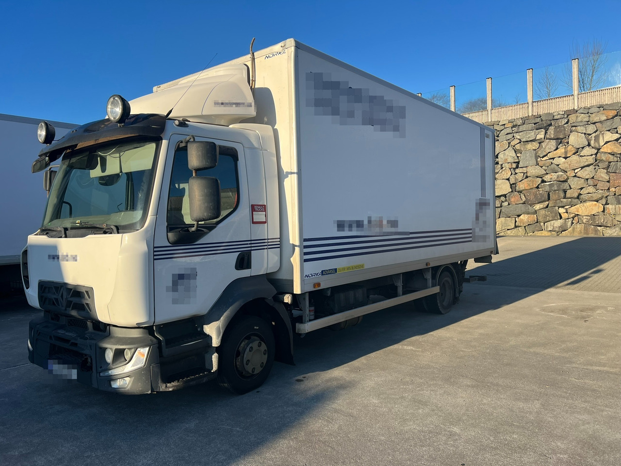 Renault D7.5 - Φορτηγό κόφα: φωτογραφία 1 Renault D7.5 - Φορτηγό κόφα: φωτογραφία 1