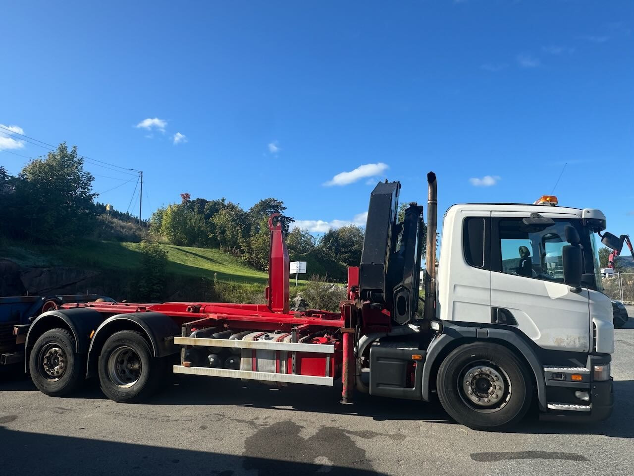 Scania P340 - Φορτηγό με γερανό: φωτογραφία 4 Scania P340 - Φορτηγό με γερανό: φωτογραφία 4