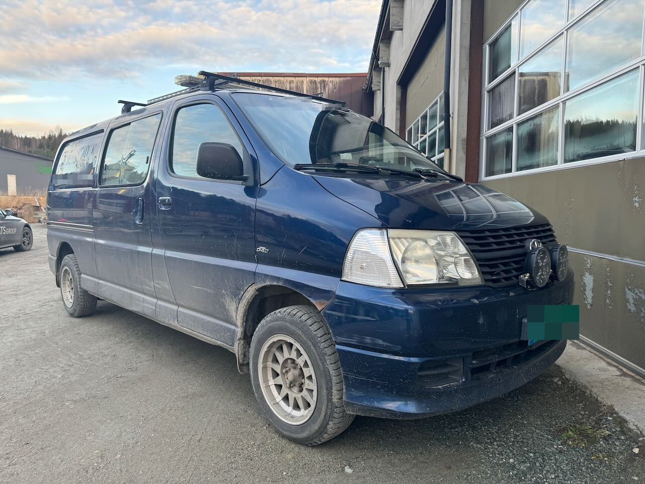 Toyota HIACE - Βαν: φωτογραφία 2 Toyota HIACE - Βαν: φωτογραφία 2
