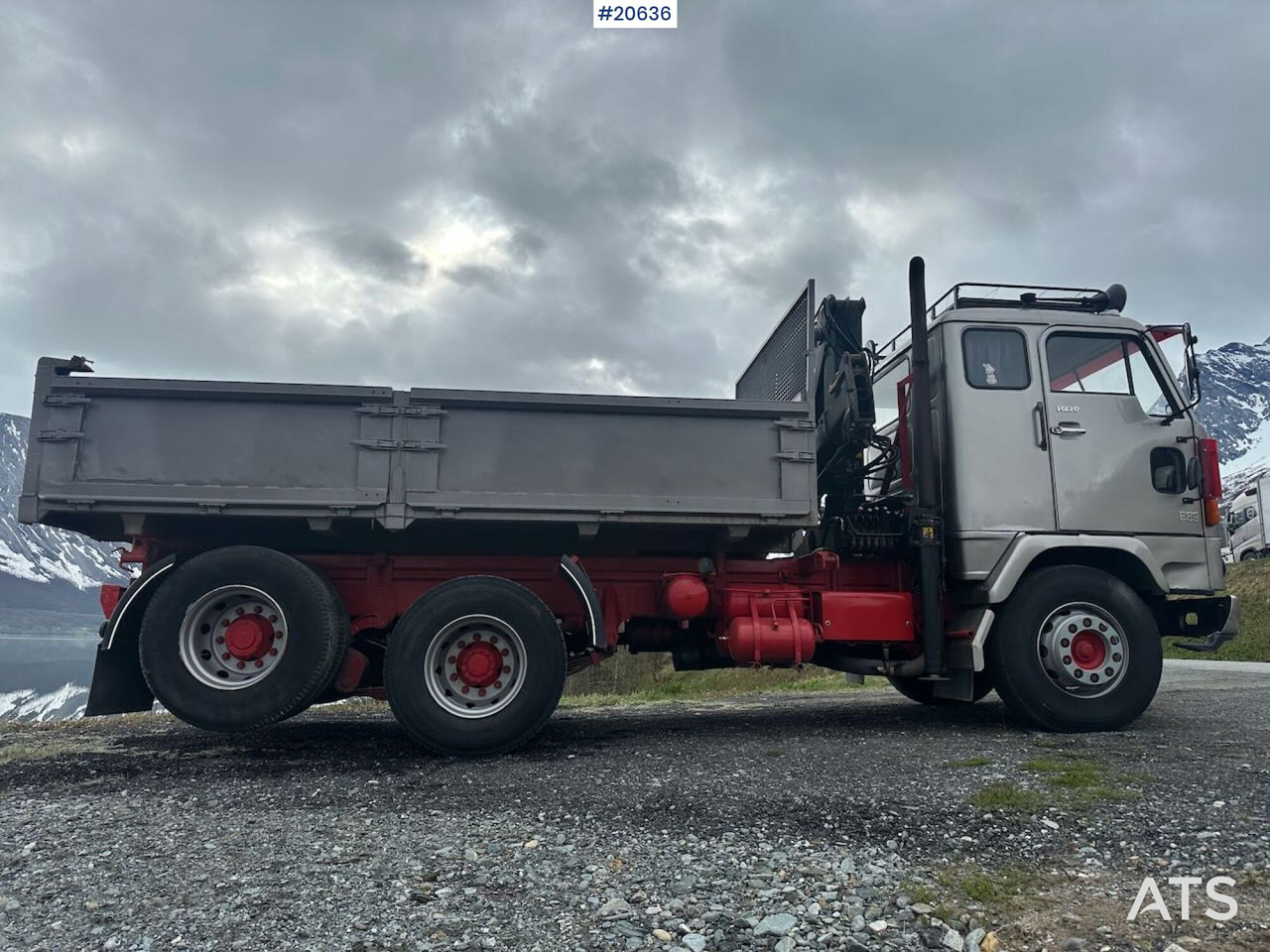 Volvo F89 46 - Φορτηγό με ανοιχτή καρότσα, Φορτηγό με γερανό: φωτογραφία 5 Volvo F89 46 - Φορτηγό με ανοιχτή καρότσα, Φορτηγό με γερανό: φωτογραφία 5