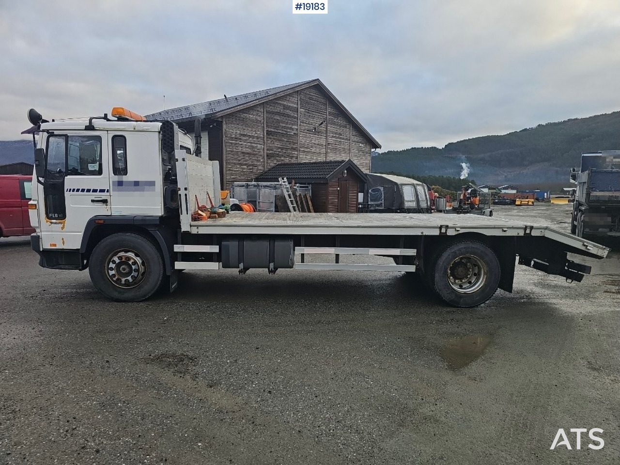 Volvo FL6 - Φορτηγό με ανοιχτή καρότσα: φωτογραφία 1 Volvo FL6 - Φορτηγό με ανοιχτή καρότσα: φωτογραφία 1