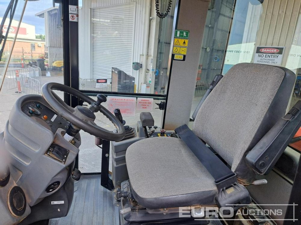 2011 CAT CS74 - Οδοστρωτήρας: φωτογραφία 4 2011 CAT CS74 - Οδοστρωτήρας: φωτογραφία 4