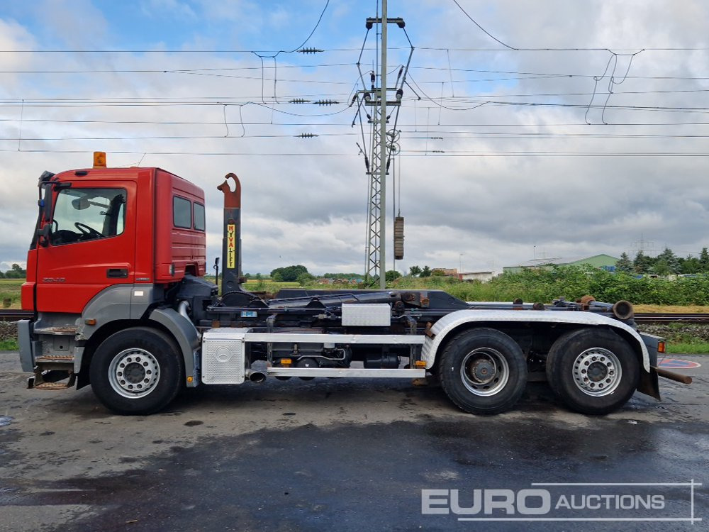 2011 Mercedes Benz AXOR 2540 - Φορτηγό φόρτωσης γάντζου: φωτογραφία 2 2011 Mercedes Benz AXOR 2540 - Φορτηγό φόρτωσης γάντζου: φωτογραφία 2