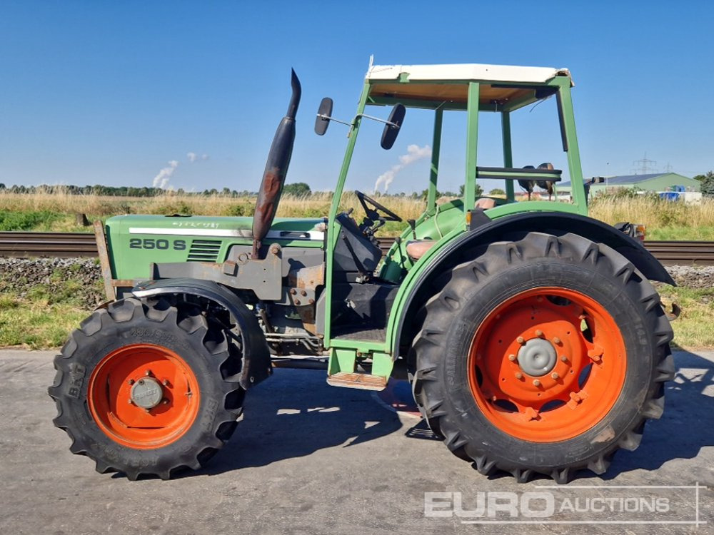 Fendt 250S - Τρακτέρ: φωτογραφία 2 Fendt 250S - Τρακτέρ: φωτογραφία 2