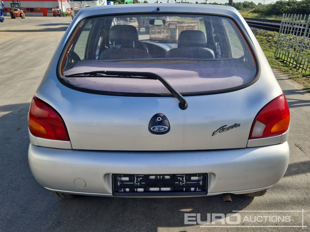 Ford Fiesta - Αυτοκίνητο: φωτογραφία 4 Ford Fiesta - Αυτοκίνητο: φωτογραφία 4