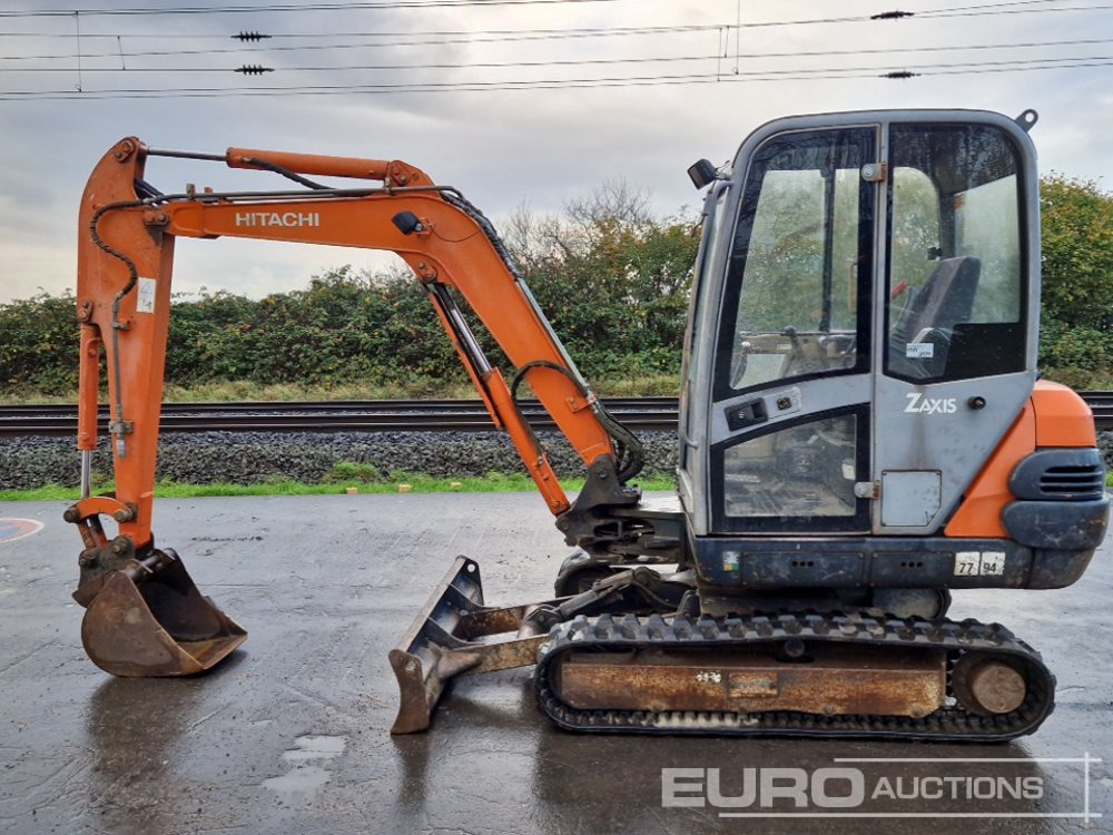 Hitachi ZX30 - Μίνι εκσκαφέας: φωτογραφία 2 Hitachi ZX30 - Μίνι εκσκαφέας: φωτογραφία 2