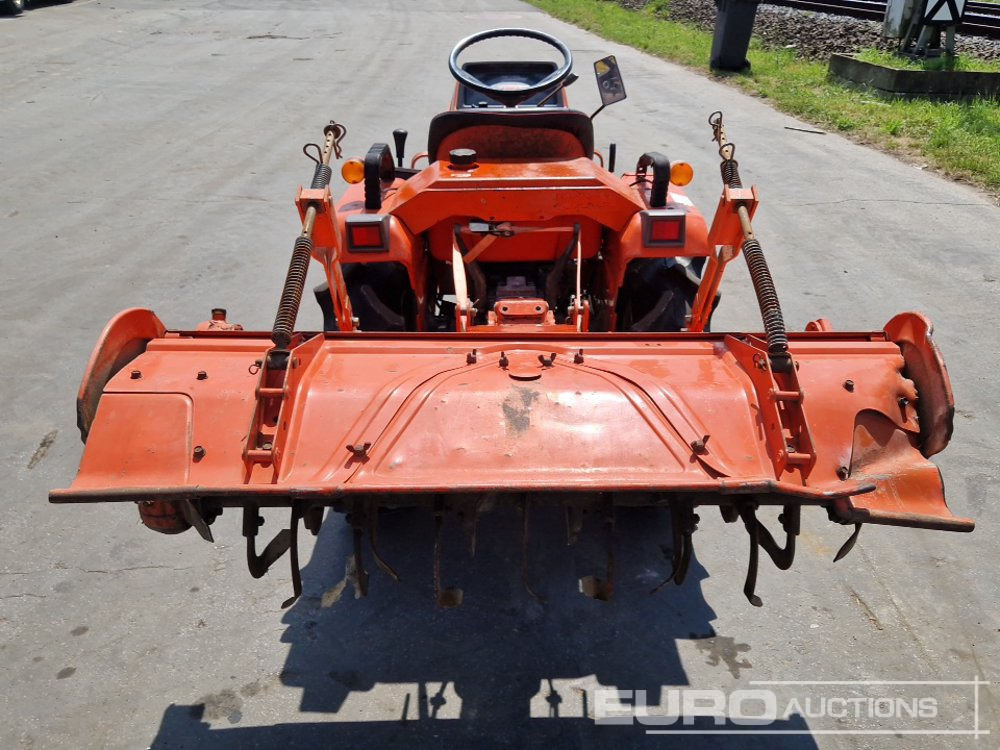 Kubota B40 - Μικρό τρακτέρ: φωτογραφία 4 Kubota B40 - Μικρό τρακτέρ: φωτογραφία 4