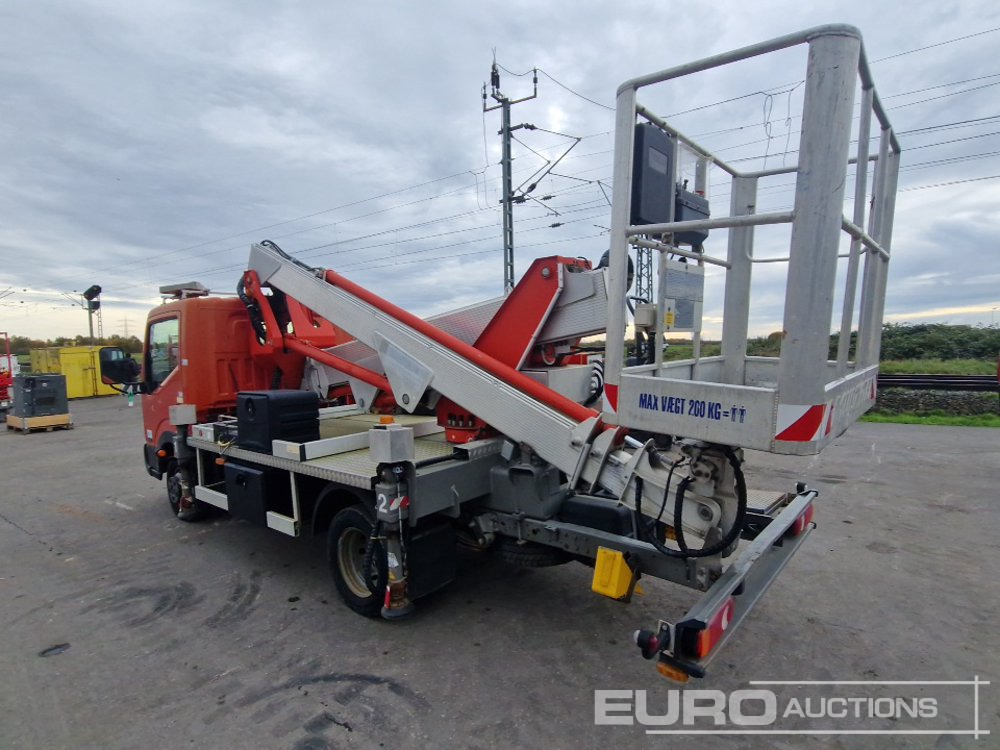 Nissan Cabstar 35.12 - Φορτηγό με εναέρια πλατφόρμα: φωτογραφία 3 Nissan Cabstar 35.12 - Φορτηγό με εναέρια πλατφόρμα: φωτογραφία 3