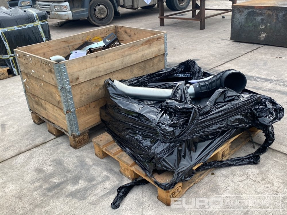 Pallet of Filter Housing, Pipe Work, Radiator to suit CAT (2 of) - Ανταλλακτικό για Κατασκευή μηχανήματα: φωτογραφία 5 Pallet of Filter Housing, Pipe Work, Radiator to suit CAT (2 of) - Ανταλλακτικό για Κατασκευή μηχανήματα: φωτογραφία 5