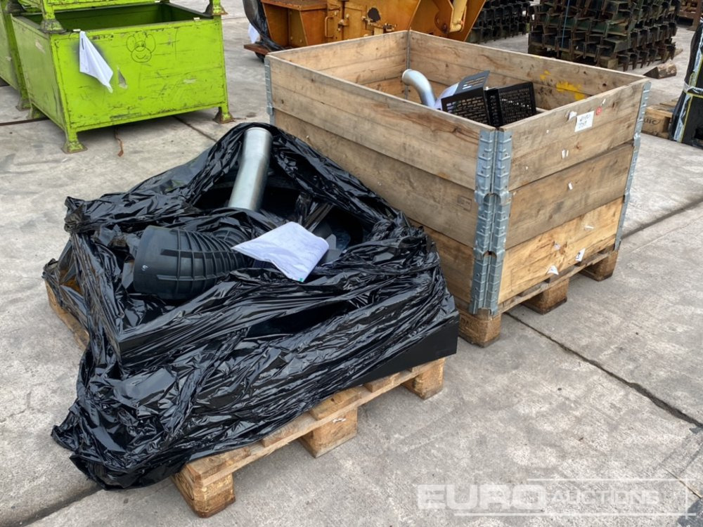 Pallet of Filter Housing, Pipe Work, Radiator to suit CAT (2 of) - Ανταλλακτικό για Κατασκευή μηχανήματα: φωτογραφία 1 Pallet of Filter Housing, Pipe Work, Radiator to suit CAT (2 of) - Ανταλλακτικό για Κατασκευή μηχανήματα: φωτογραφία 1