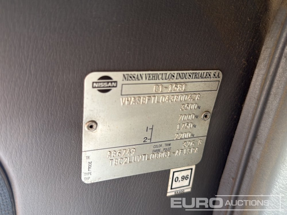 Φορτηγό με ανοιχτή καρότσα 2004 Nissan Cabstar: φωτογραφία 44