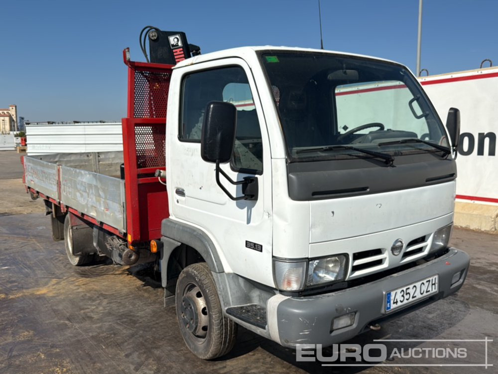 Φορτηγό με ανοιχτή καρότσα 2004 Nissan Cabstar: φωτογραφία 7
