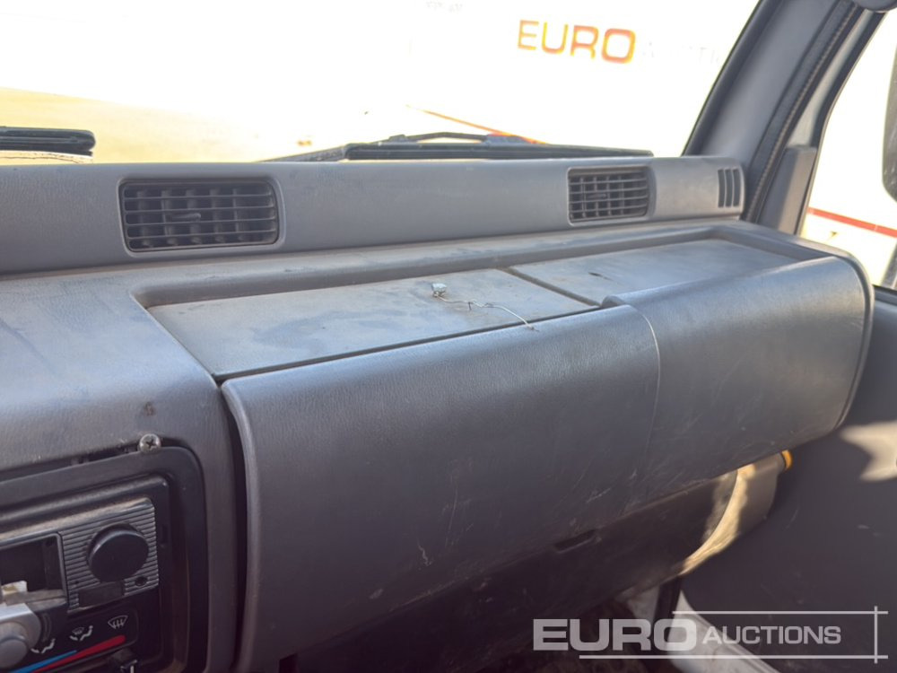 Φορτηγό με ανοιχτή καρότσα 2004 Nissan Cabstar: φωτογραφία 33