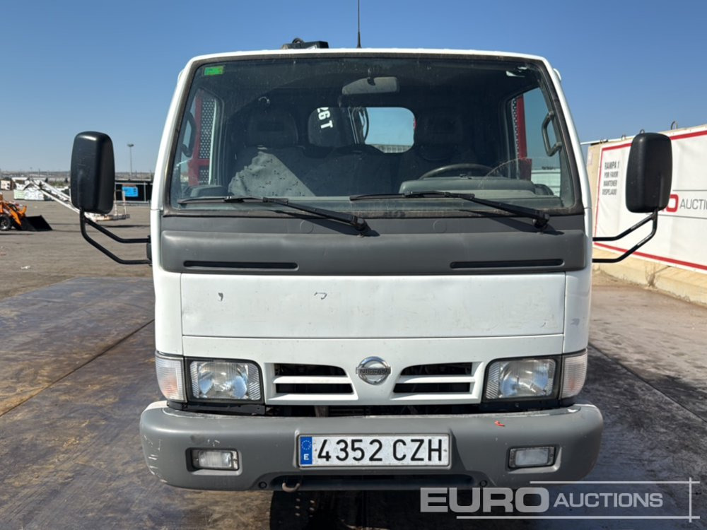 Φορτηγό με ανοιχτή καρότσα 2004 Nissan Cabstar: φωτογραφία 8
