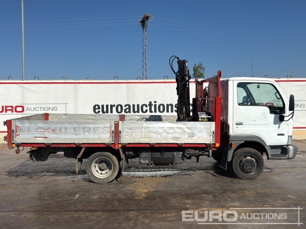 Φορτηγό με ανοιχτή καρότσα 2004 Nissan Cabstar: φωτογραφία 6