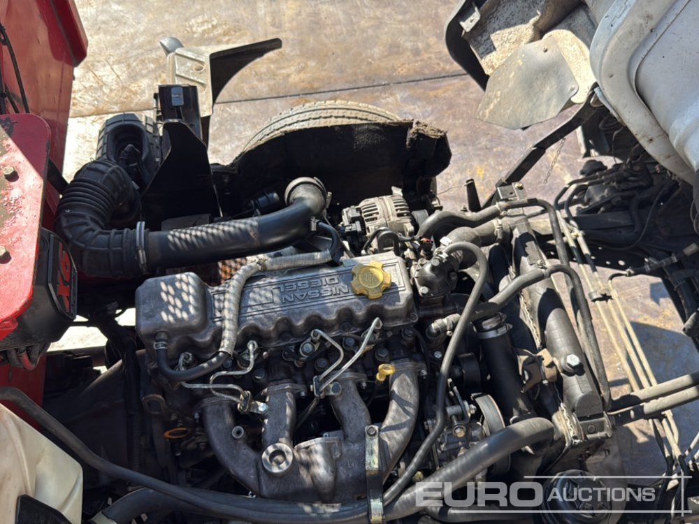 Φορτηγό με ανοιχτή καρότσα 2004 Nissan Cabstar: φωτογραφία 41
