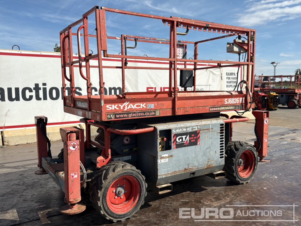 2015 SkyJack SJ6826RT - Ψαλιδωτό ανυψωτικό: φωτογραφία 1 2015 SkyJack SJ6826RT - Ψαλιδωτό ανυψωτικό: φωτογραφία 1