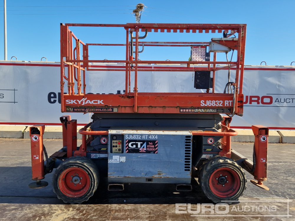 2015 SkyJack SJ6832RT - Ψαλιδωτό ανυψωτικό: φωτογραφία 2 2015 SkyJack SJ6832RT - Ψαλιδωτό ανυψωτικό: φωτογραφία 2