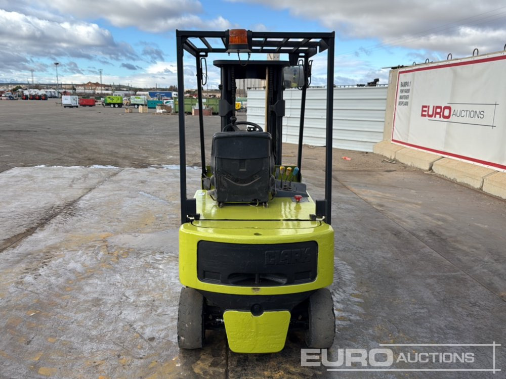 Clark CEM20S - Περονοφόρο όχημα: φωτογραφία 4 Clark CEM20S - Περονοφόρο όχημα: φωτογραφία 4