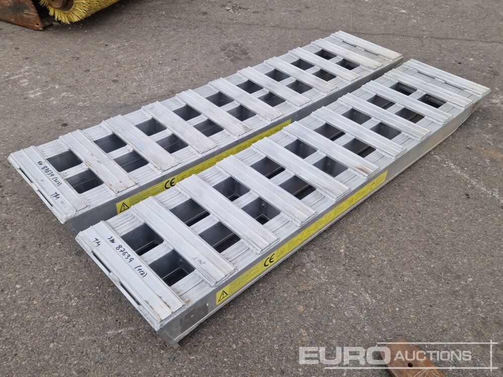 Loading Ramps - Εξοπλισμού κατασκευών: φωτογραφία 1 Loading Ramps - Εξοπλισμού κατασκευών: φωτογραφία 1