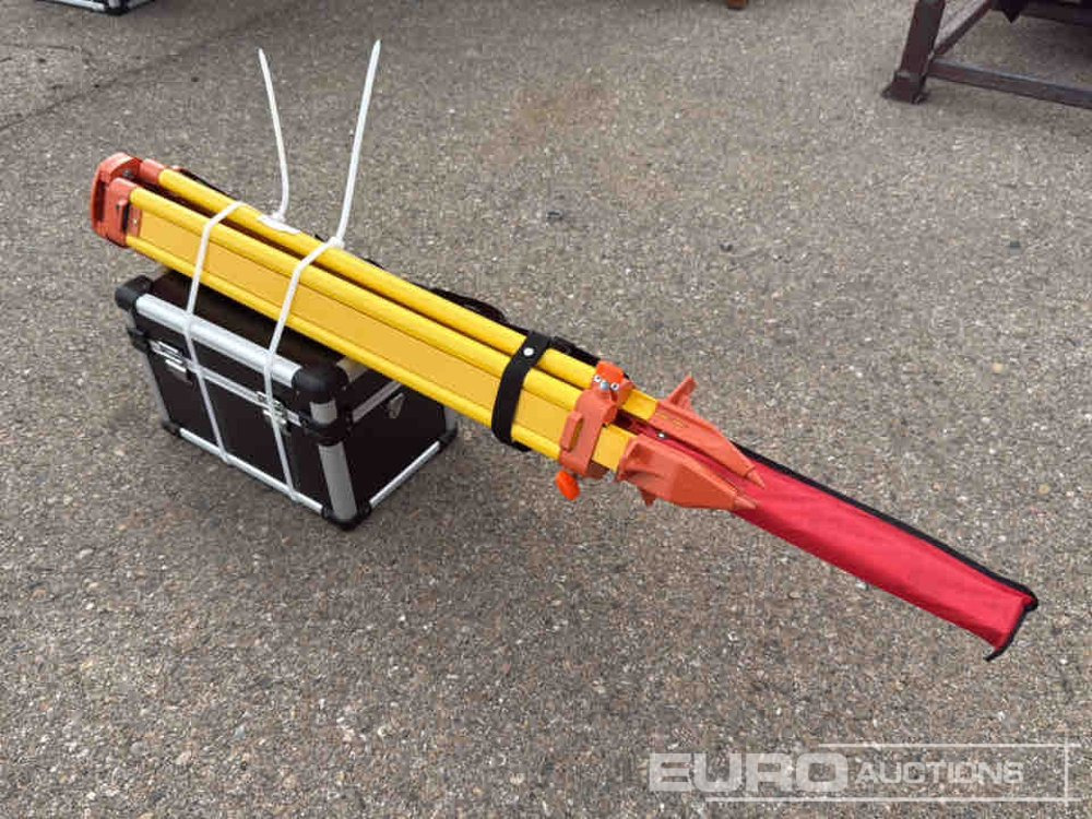 Unused 2025 SKLP Self-Leveling Rotary Laser Level With Batteries, Reciever, Tripod, Grade Rod - Εξοπλισμός γκαράζ: φωτογραφία 3 Unused 2025 SKLP Self-Leveling Rotary Laser Level With Batteries, Reciever, Tripod, Grade Rod - Εξοπλισμός γκαράζ: φωτογραφία 3