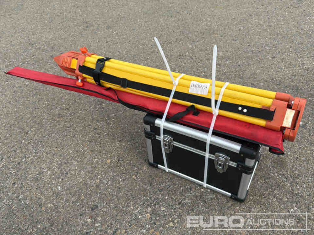 Unused 2025 SKLP Self-Leveling Rotary Laser Level With Batteries, Reciever, Tripod, Grade Rod - Εξοπλισμός γκαράζ: φωτογραφία 1 Unused 2025 SKLP Self-Leveling Rotary Laser Level With Batteries, Reciever, Tripod, Grade Rod - Εξοπλισμός γκαράζ: φωτογραφία 1